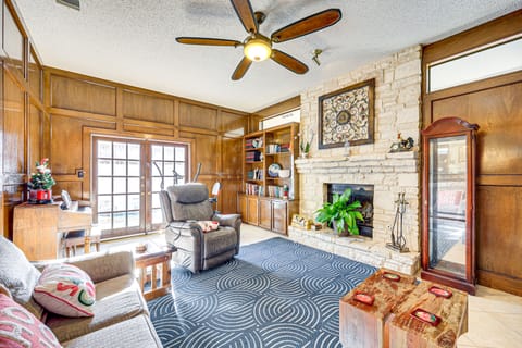 Private Yard w/ Pool: Quiet Getaway in San Antonio House in San Antonio