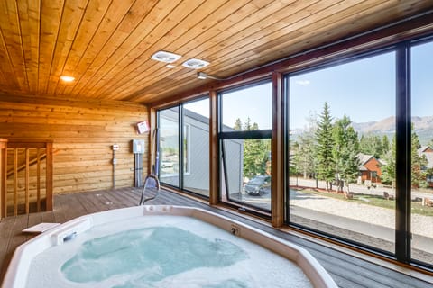 Mtn-View Townhome w/ Resort Perks in Breckenridge! Apartment in Breckenridge