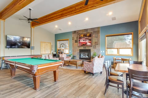 Mtn-View Townhome w/ Resort Perks in Breckenridge! Apartment in Breckenridge