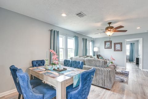 Private Home on Lagoon w/ Views in Hitchcock! House in La Marque