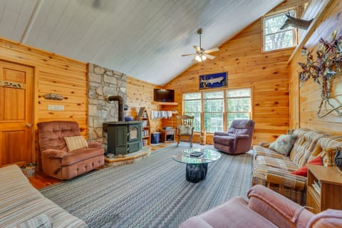 Cabin Comfort Near PSU! Fire Pit & On-Site Trails House in Allegheny River