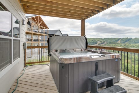 Table Rock Lake View & Games Galore: Family Lodge House in Indian Point