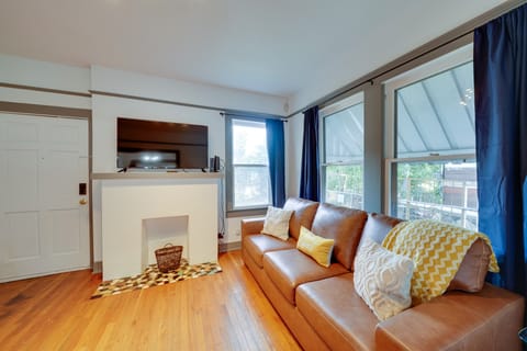 4 Mi to Downtown! Cozy Bungalow in San Antonio House in San Antonio