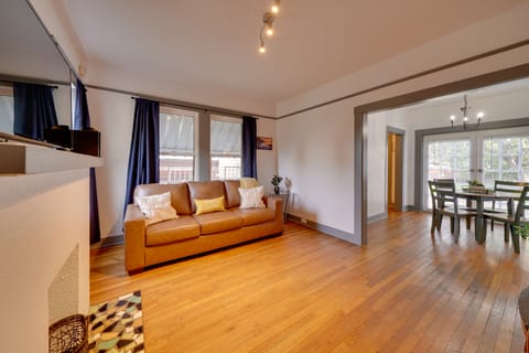 4 Mi to Downtown! Cozy Bungalow in San Antonio House in San Antonio