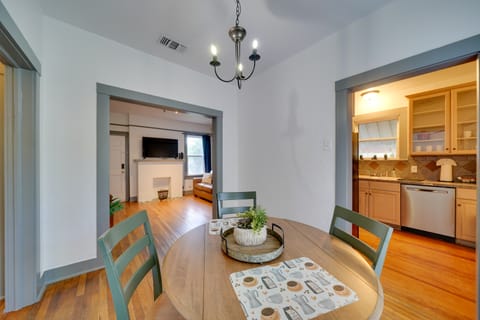 4 Mi to Downtown! Cozy Bungalow in San Antonio House in San Antonio