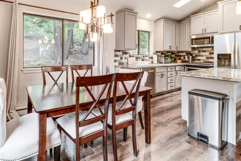 3 Mi to Diamond Peak: Mtn-View Home w/ Fireplace House in Incline Village