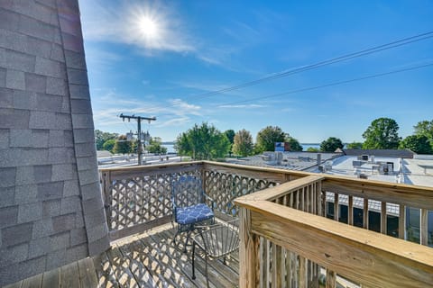 Walk to Academy: Lake Max Family Penthouse House in Culver