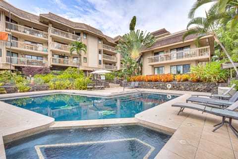 Top Floor Ocean-View Condo: Walk to Kona Beaches! Apartment in Holualoa