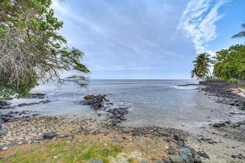 Top Floor Ocean-View Condo: Walk to Kona Beaches! Apartment in Holualoa