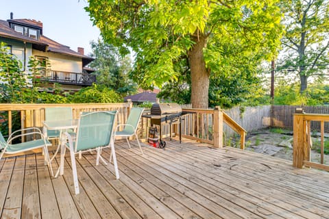 3 Mi to Dtwn Detroit: Spacious Home w/ Yard! House in Windsor