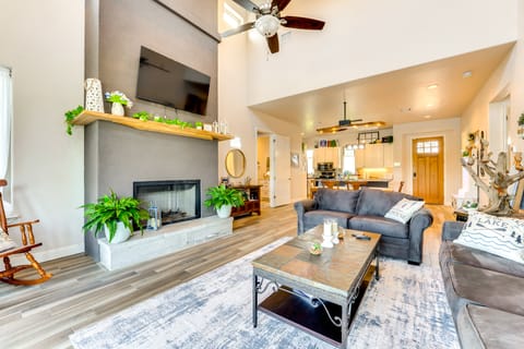 Luxe Waterfront Home w/ Boat Slip in New Braunfels House in New Braunfels