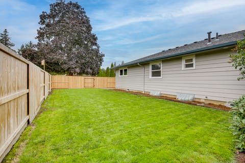 Willamette Valley Family Home w/ Fenced Yard House in Albany