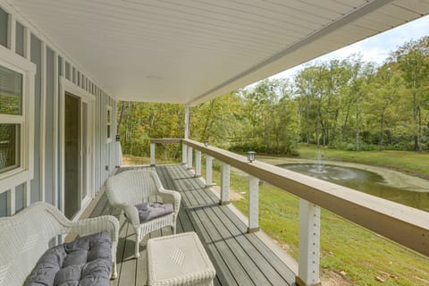 Cottage Close to Caves & Trails in Hocking Hills! House in Falls Township