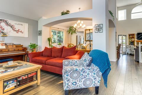 Private Hot Tub w/ Projector: Modern Aurora Home House in Centennial