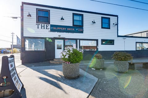 Walk to Beach & Harbor: Spacious Westport Apt! Apartment in Westport