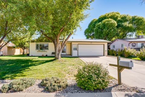 12 Mi to Mesa Verde: Family Gem w/ Mountain Views House in Cortez