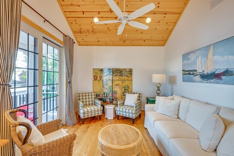 Walk to Dtwn Syracuse: Private Lake-View Home House in Indiana