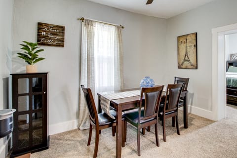 1 Mi to Old Town Albuquerque! Dog-Friendly Home House in Albuquerque