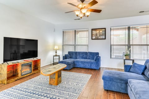 Easy ABQ Access: Large Family Home w/ Patio & Yard House in Rio Rancho