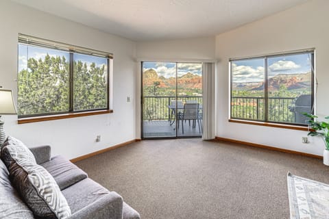 2 Mi to Uptown Sedona: Home w/ Hot Tub & Fire Pit! House in Sedona