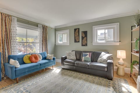 Classic Forest Park Foursquare < 1 Mi to Blue Line House in Forest Park