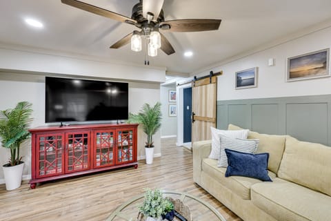 On-Site Creek & Spacious Yard: Family Gem in Royal House in Garland County