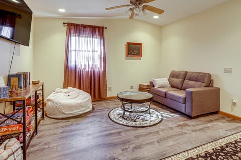 1 Mi to Main St! Family Farmhouse in West Unity House in Ohio