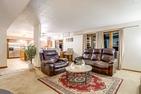 Families Welcome! Spacious Suburban Home in Dayton House in Vandalia