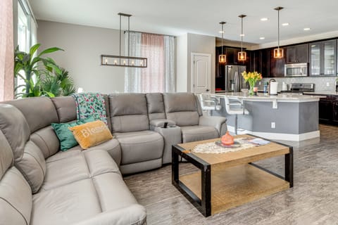 Work & Play in Aurora: Spacious Home w/ Yard! House in Aurora