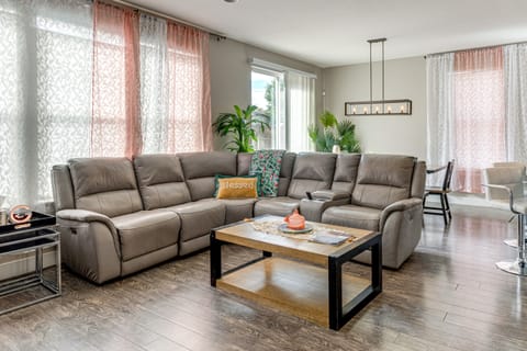 Work & Play in Aurora: Spacious Home w/ Yard! House in Aurora