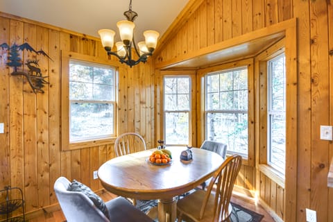 Private Wooded Escape w/ Scenic Decks in Jefferson House in Park County