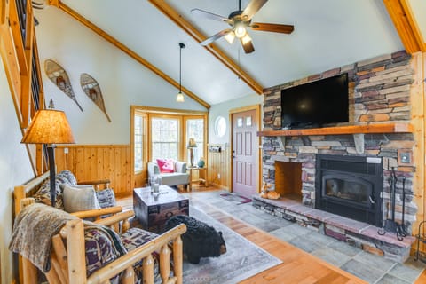 Private Wooded Escape w/ Scenic Decks in Jefferson House in Park County