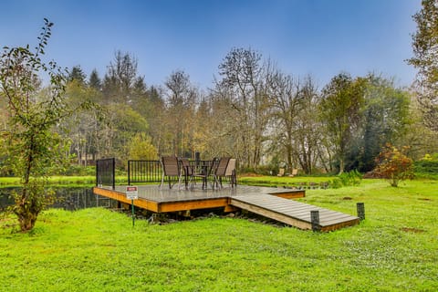 3 Acres! Spacious Waterfront Home in Amboy House in Washington