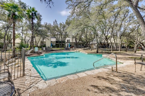 Family Retreat 1/2 Mi to Lake Travis: Pets Welcome Apartment in Lakeway