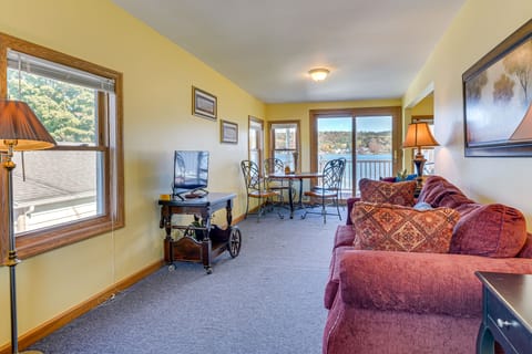 All-Season Adventures! Lime Lake Retreat w/ Dock House in Cattaraugus