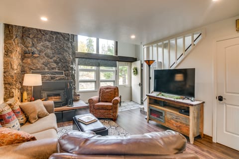 'The Mountain Chalet' - Free Ski Shuttle to Lifts! Apartment in Fraser