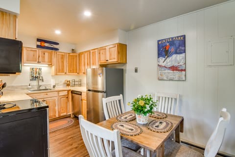 'The Mountain Chalet' - Free Ski Shuttle to Lifts! Apartment in Fraser