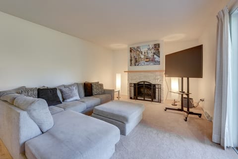 3 Mi to Dtwn: Home w/ Fire Pit & Yard in Jackson House in Ohio