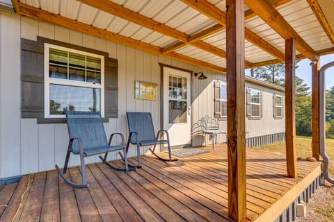 ~ 1 Mi to Lake Greeson & Ramp: 'Lazy Bear Cabin' House in Arkansas