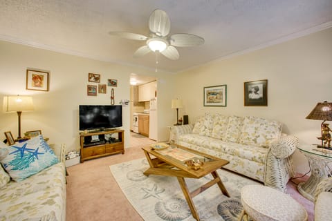 Walk to Beach, Pier & More! Kailua-Kona Condo Apartment in Holualoa