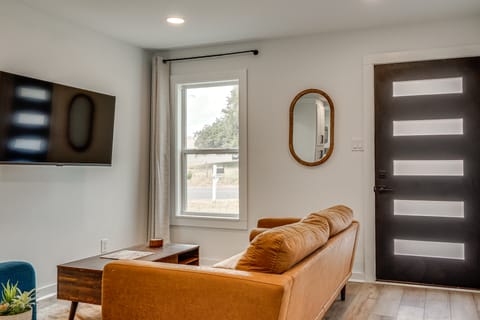 Near Historic Georgetown Square! Updated Home House in Georgetown