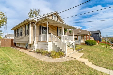 Pet-Friendly Oakley Gem w/ Large Backyard! House in Cincinnati