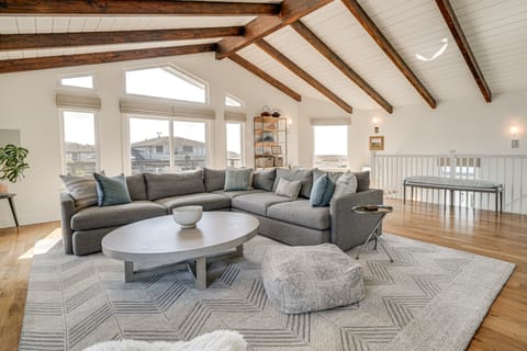 Steps to Ocean: Luxe Family Home in Half Moon Bay! House in Half Moon Bay