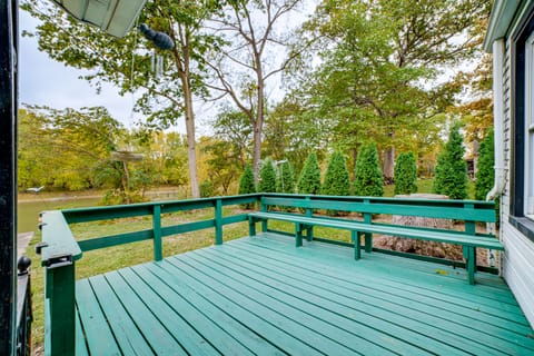 'The Fishtales Riverhouse' Iroquois River Stay! House in Indiana