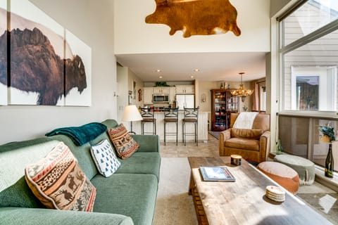 3 Mi to Dtwn: Pet-Friendly Condo in Silverthone Apartment in Wildernest