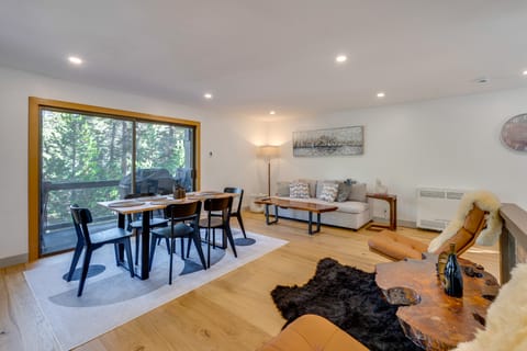 Ski-In/Ski-Out Retreat w/ Sauna in Bear Valley! House in Bear Valley