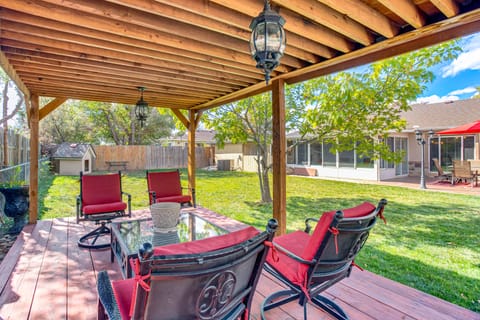 Suburban Home 9 Mi to Dtwn Denver: Outdoor Oasis! House in Aurora