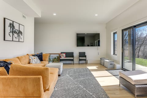 3 Mi to Holiday Valley: Mtn-View Home w/ Hot Tub House in Cattaraugus