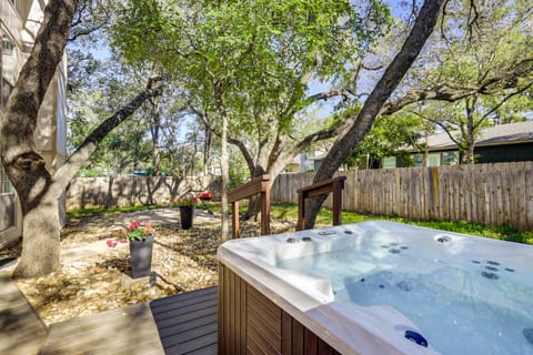 Private Hot Tub! Home 15 Mi to Dtwn San Antonio House in San Antonio