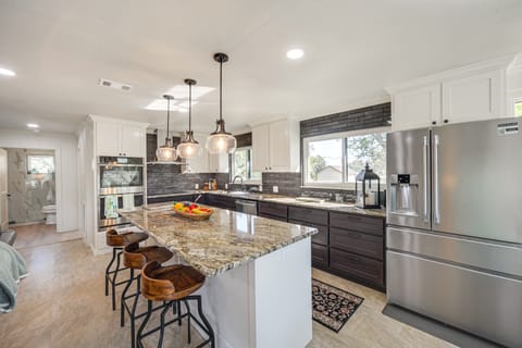 Panoramic Lake Views! Elegant Marble Falls Home House in Granite Shoals